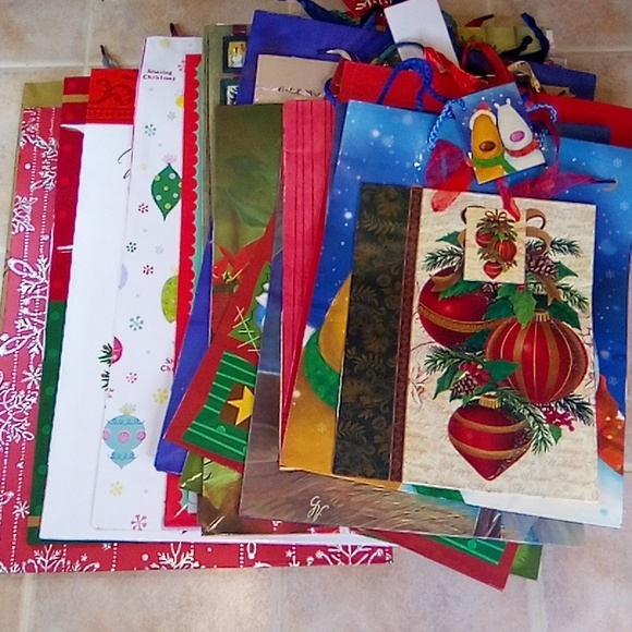 Christmas Mystery 5 pound Box 🎅📦 - Picture 2 of 6